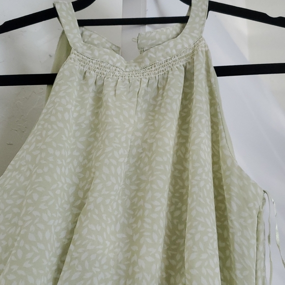 Spring dress - Picture 3 of 3